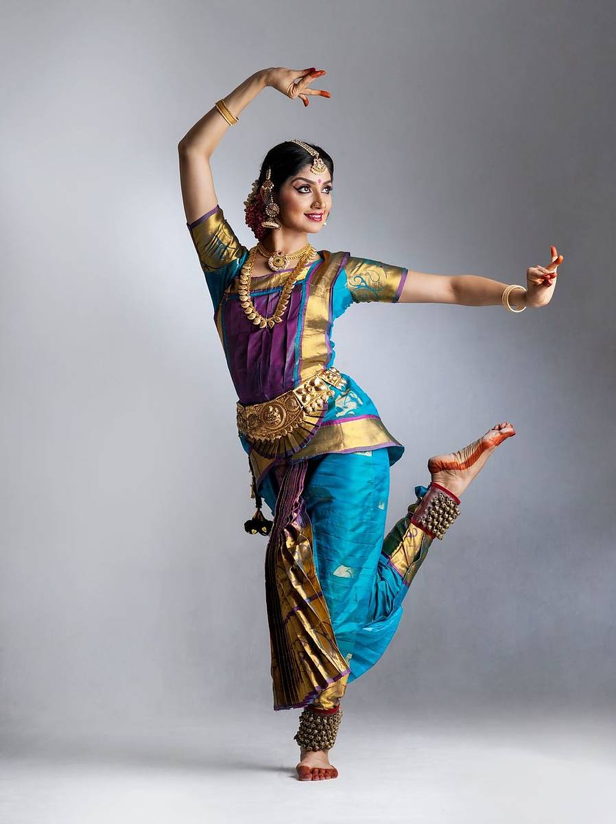 Beautiful Girl Dancer of Indian Classical Dance Bharatanatyam Stock Photo -  Image of female, pose: 34824166